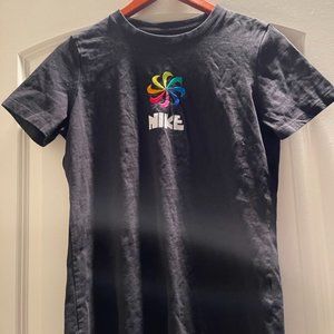 trendy nike tee
